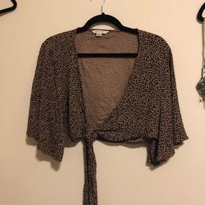 American Eagle Outfitters Tops - Extremely Cropped Cheetah Print Tie Front Top American Eagle Outfitters Tops - Extremely Cropped Cheetah Print Tie Front Top